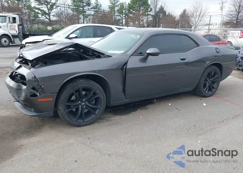 2017 Dodge Challenger Sxt Plus z USA, uszkodzony, nr VIN 2C3CDZAGXHH594819